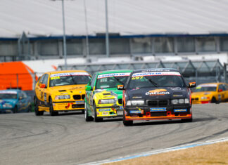 Favorit Vollak startet mit Doppelsieg Sebastian Vollak führt die Meute an