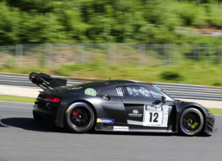 Hinter Uwe Alzen wird es eng