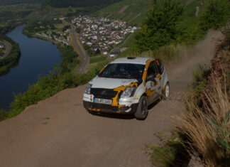 Hamadeh-Spaniol punktelos mit Dreirad bei Mittelrhein Rallye