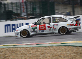 Marc Hessel rudert im BMW zum Sieg