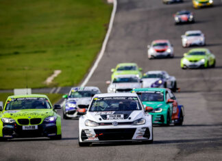 Max Kruse Racing feiert mit Doppelsieg tollen Saisonabschluss