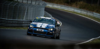 Team LAVO Carwash gewinnt mit dem VW Scirocco R die Klassensieger Trophäe