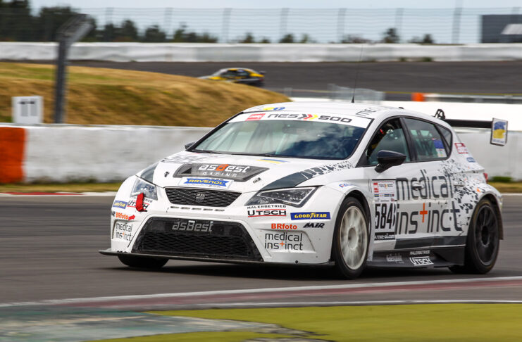asBest Racing mit Kim Berwanger in DMV NES 500