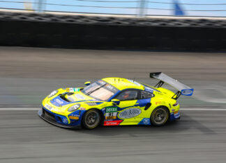 Team Joos Sportwagentechnik stockt in Barcelona auf