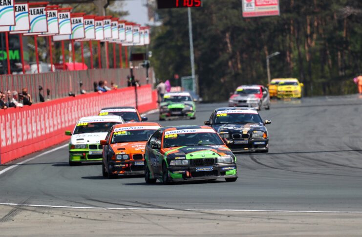 DMV BMW 318ti Cup startet auf dem Circuit Zolder