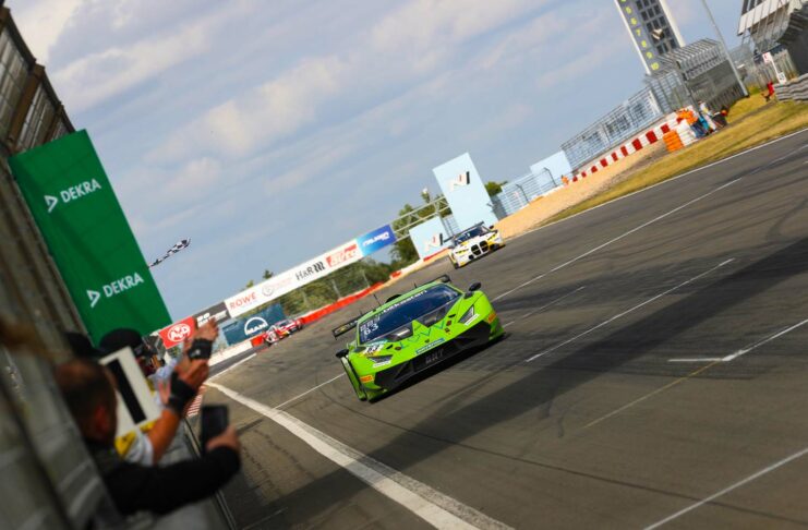 Premierensieg für den Lamborghini Huracán GT3 EVO2 im ADAC GT Masters