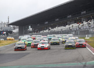 DMV BMW 318ti Cup biegt mit größtem Starterfeld der Saison auf die Zielgraden