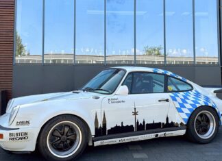 Walter Röhrl und Christian Geistdörfer testen E-Fuels im historischen Porsche