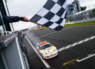 Porsche Siege vor begeistertem Publikum in der Cup- und Tourenwagen Trophy