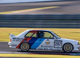 Traumbedingungen beim Nordschleifen Debut der Tourenwagen Golden Ära