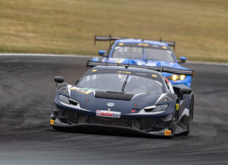 Furioses Rennfinale: Eiskalter Aitken gewinnt DTM-Krimi