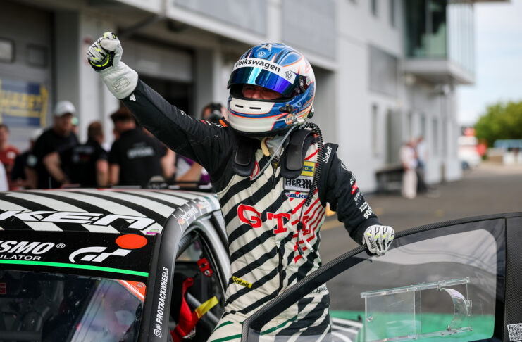 Rundenrekorde und Gesamtsieg: Max Kruse Racing schreibt Motorsport-Geschichte