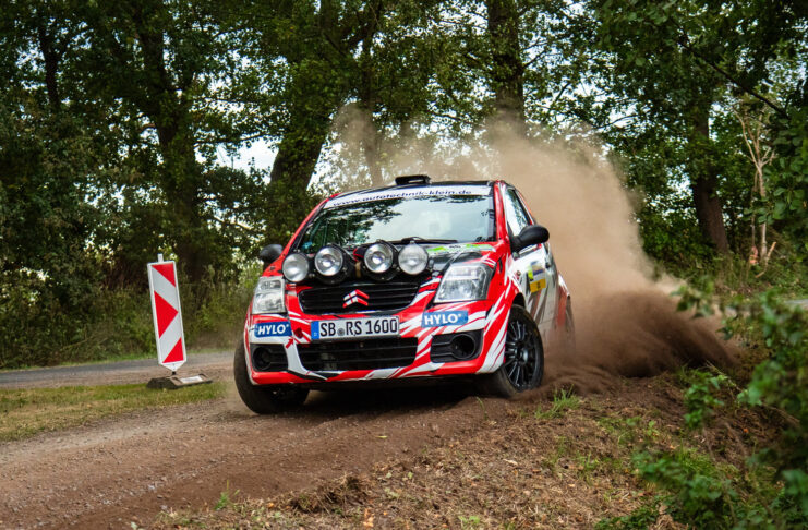 Hamadeh-Spaniol fährt mit seinem Team den zweiten Meistertitel in der Deutschen Rallye Meisterschaft Nationals ein
