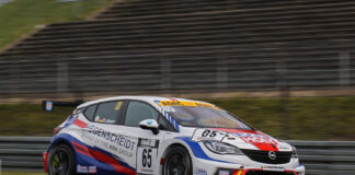 Autohaus Vogt feiert vorzeitigen Titelgewinn in der Rundstrecken-Challenge Nürburgring