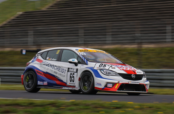 Autohaus Vogt feiert vorzeitigen Titelgewinn in der Rundstrecken-Challenge Nürburgring