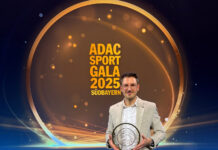 Marco Fink bekommt Auszeichnung bei der ADAC Sport Gala Südbayern