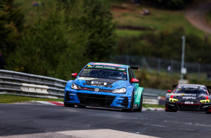 Vier Autos, volle Attacke: Max Kruse Racing startet in die NLS‑Saison 2026