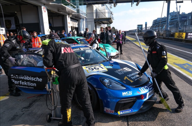 Doppel-Pole, packender Viererkampf und drei Podestplätze für W&S Motorsport